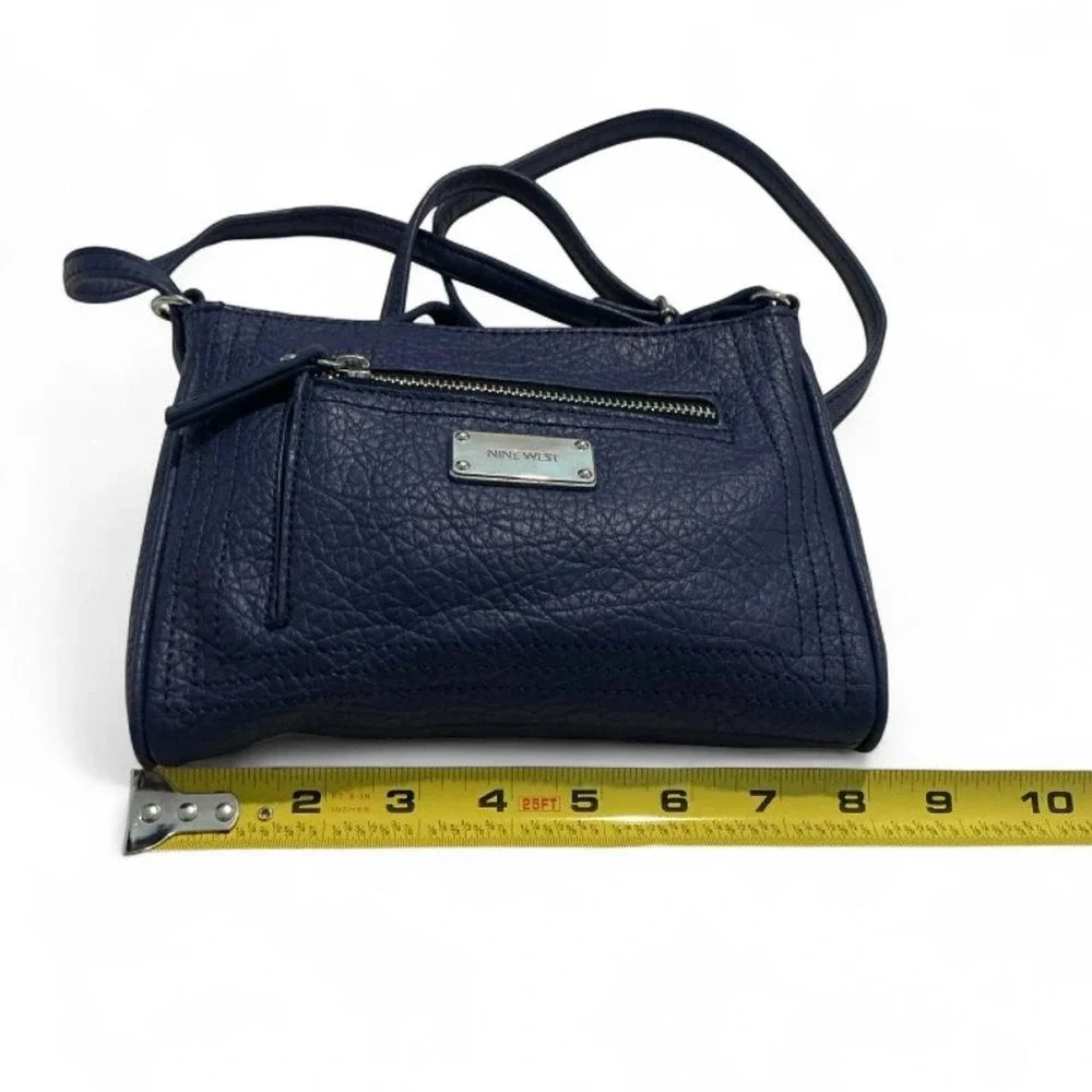 Nine West Crossbody Bag‎ Womens Small Navy Blue Excellent Pebbled Faux Leather